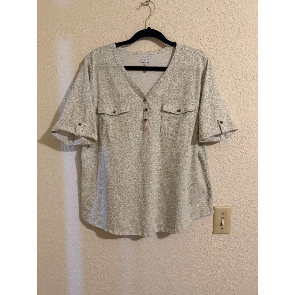 Croft & Barrow Womens XXL Sage Green Medallion Henley Short Sleeve Pocket Top